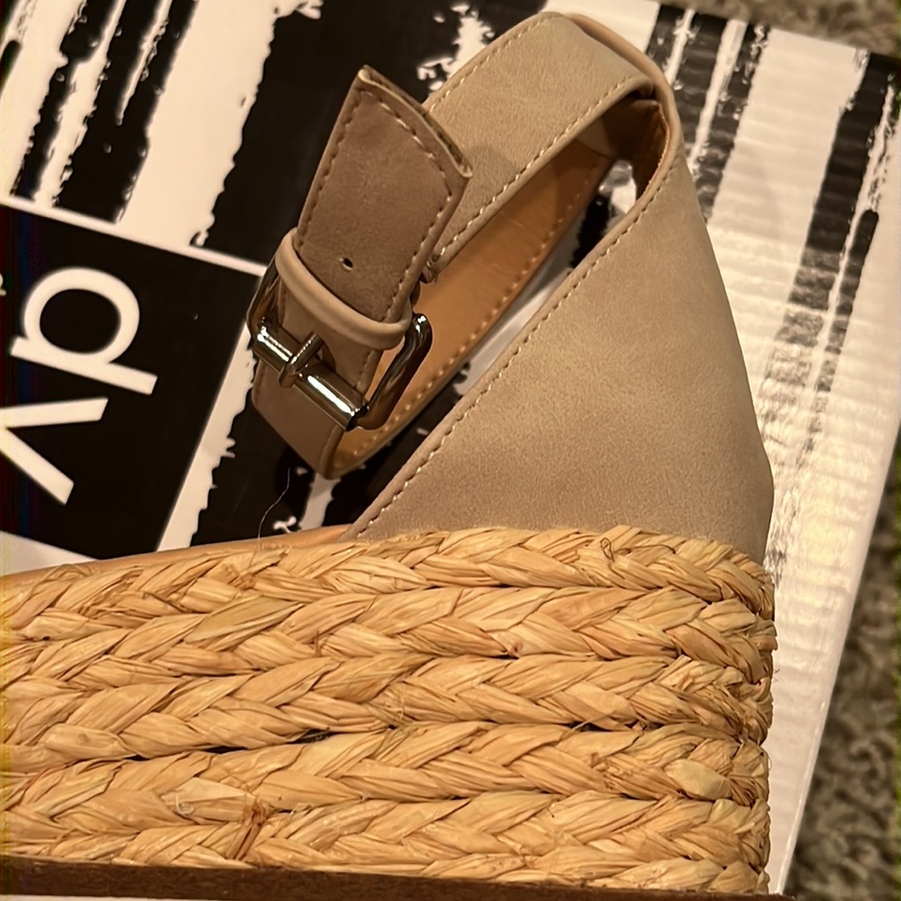 Dolce Vita Espadrilles 9 👠 - Picture 6 of 7